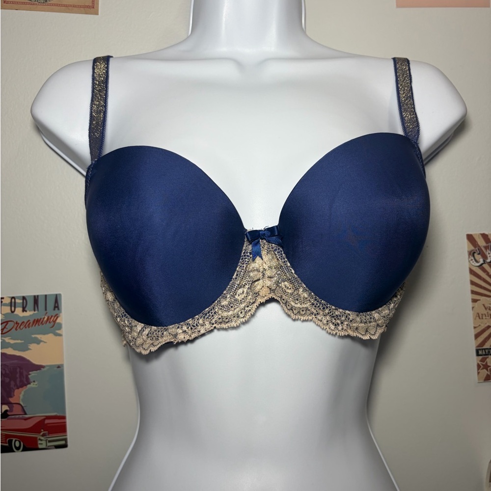 Victoria's Secret Navy and Beige Lace Underwire Bra